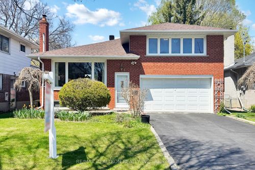 4 Amulet St, Scarborough, ON, M1T2E4 | Card Image
