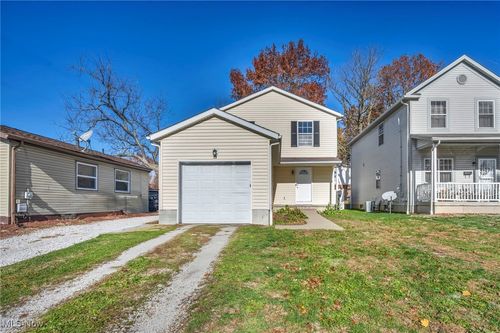 967 Russell Ave, Akron, OH, 44307-1166 | Card Image