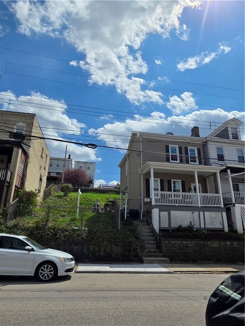 311 Natchez St, Mt Washington, PA, 15211-1803 | Card Image