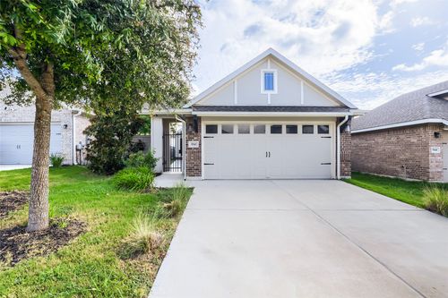 550 Nautical Loop, Kyle, TX, 78640-2083 | Card Image