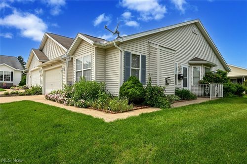 3117 Dorchester Ct, Akron, OH, 44312-4684 | Card Image