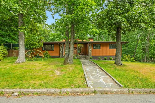 11 Cliff Ct, Monroe, NY, 10950-2141 | Card Image