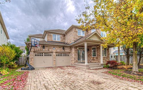 47 Dellgrove Cir, Cambridge, ON, N1T2J9 | Card Image