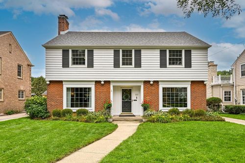 9519 Harding Boulevard, Wauwatosa, WI, 53226 | Card Image