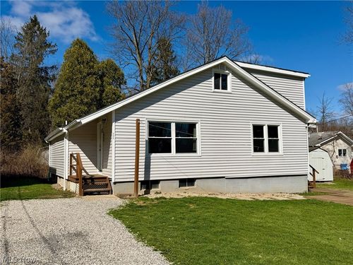 111 Goredon Dr, Chardon, OH, 44024-1511 | Card Image
