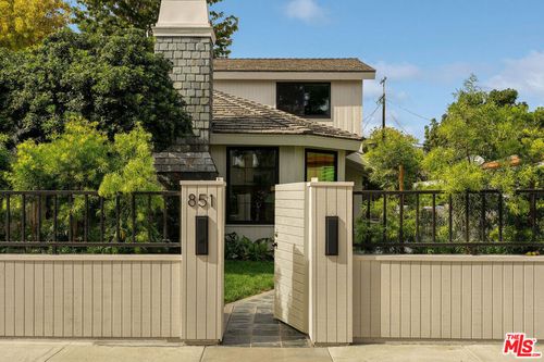 851 Dickson St, Marina del Rey, CA, 90292-5510 | Card Image