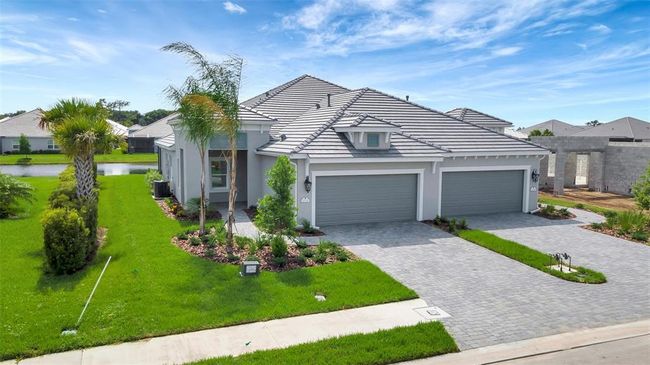 2638 Light Sky Ln, Home with 3 bedrooms, 2 bathrooms and null parking in BRADENTON FL | Image 8