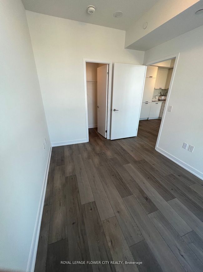 1715 - 10 Honeycrisp Cres, Condo with 2 bedrooms, 1 bathrooms and null parking in Vaughan ON | Image 13