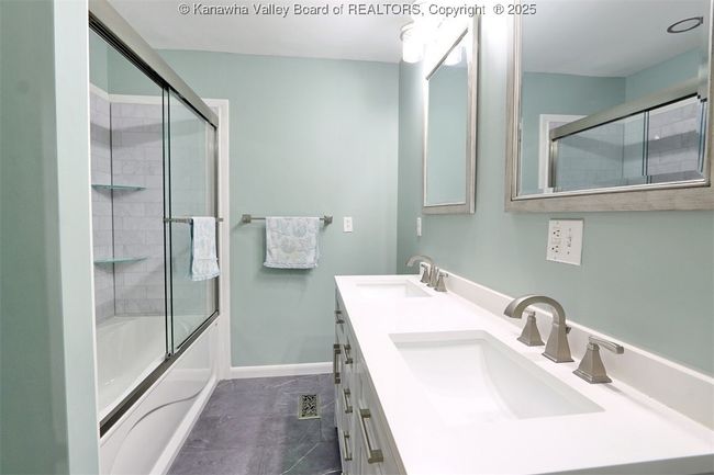 415 Midway Rd, House other with 3 bedrooms, 2 bathrooms and null parking in Alum Creek WV | Image 11