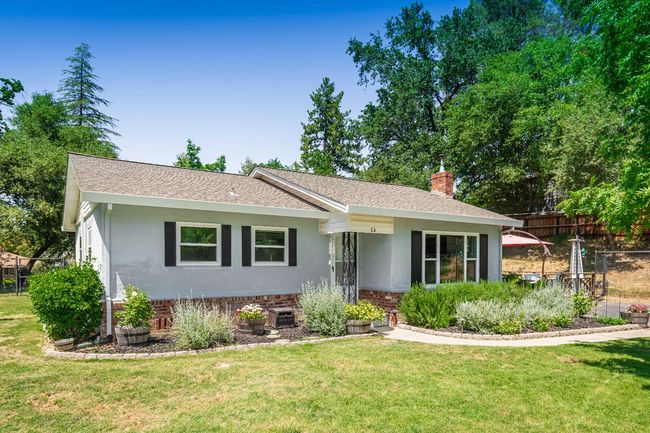 581 Crestview Dr, House other with 4 bedrooms, 1 bathrooms and null parking in Diamond Springs CA | Image 4