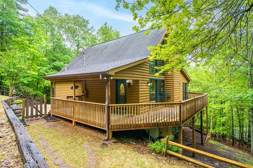 270 Tara Dr, Ellijay, GA, 30540-8826 | Card Image
