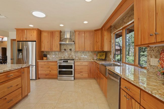 10415 - 10415 Mcmahon Rd, House other with 3 bedrooms, 5 bathrooms and null parking in Coulterville CA | Image 9