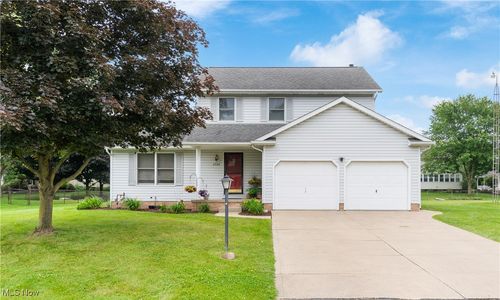1720 Clearbrook Road Nw, Massillon, OH, 44646 | Card Image
