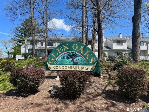 45 Cottonwood Rd, Newington, CT, 06111-4208 | Card Image