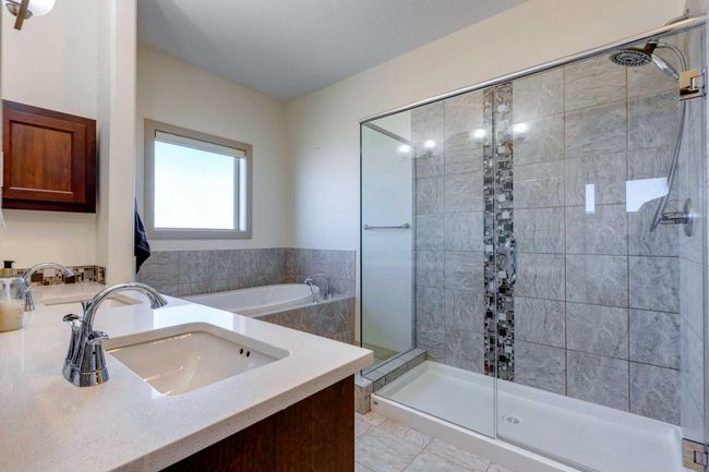 75 Cougar Ridge Landing Sw, Home with 3 bedrooms, 2 bathrooms and 2 parking in Calgary AB | Image 32