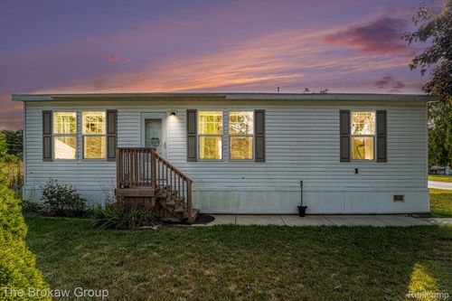 4649 Butternut St, Clarkston, MI, 48348-1317 | Card Image