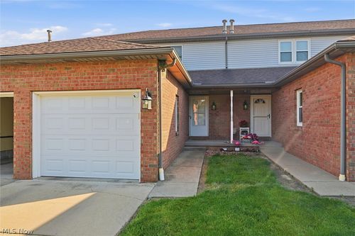 6670 Seville Dr, Canfield, OH, 44406-8129 | Card Image