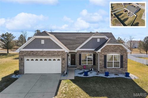 225 Kenley Ct, Belleville, IL, 62220-3293 | Card Image