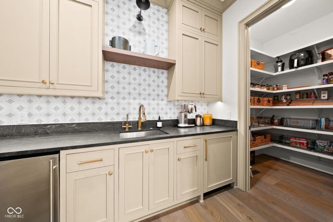 Bulter pantry | Image 20