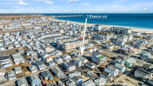 7 Perkins Ave, Hampton, NH, 03842-3232 | Card Image