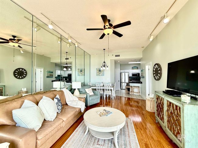 Living Room | Image 6