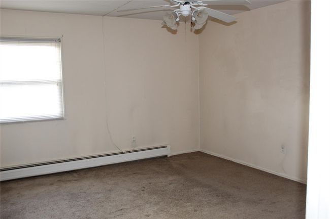 Loads of natural light as end unit with extra windows | Image 9