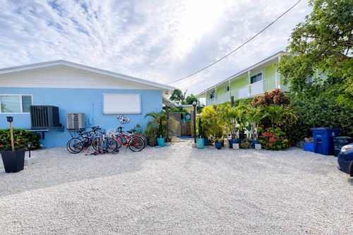 611 8th St, Key Colony Beach, FL, 33051 | Card Image