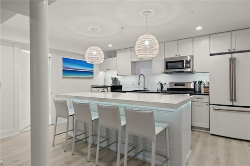 apt-b101-426 Spring St, Newport, RI, 02840-6868 | Card Image