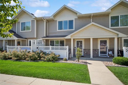 34106-8601 Westown Pkwy, West Des Moines, IA, 50266-1654 | Card Image
