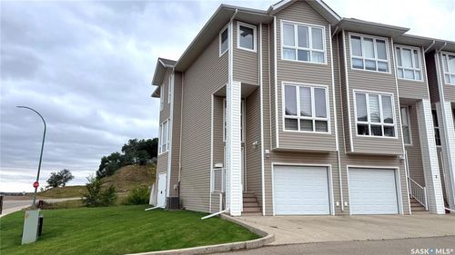 1-697 Sun Valley Dr, Estevan, SK, S4A2X7 | Card Image