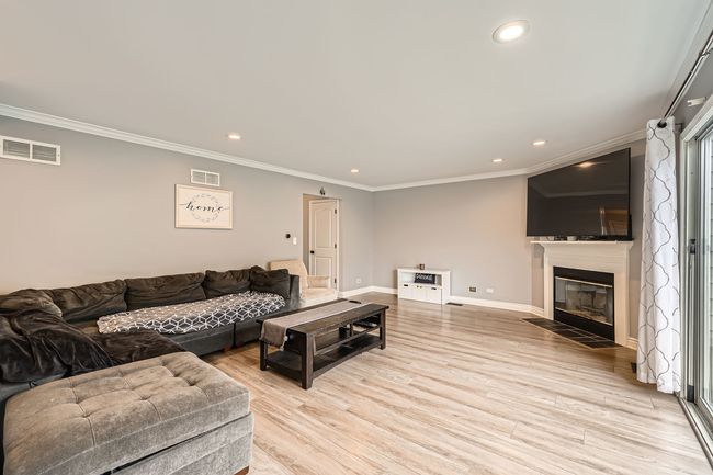 1300 Gloucester Cir, Townhouse with 3 bedrooms, 3 bathrooms and 2 parking in Carol Stream IL | Image 8