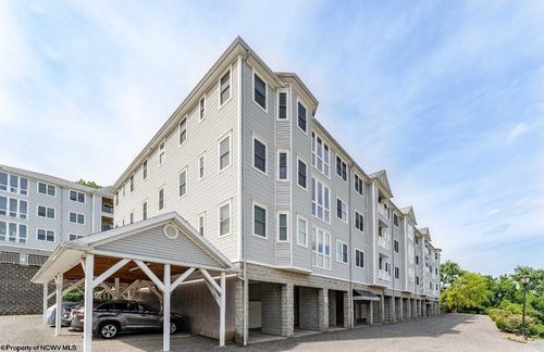 220 Fountain Vw, Morgantown, WV, 26505-3851 | Card Image