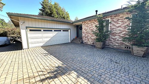 3076 Strawberry Hill Rd, Pebble Beach, CA, 93953 | Card Image