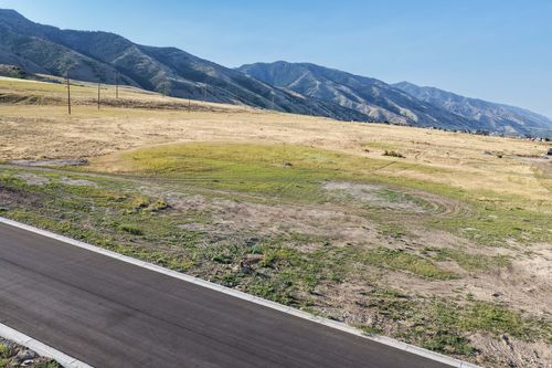 10-1203 E 160 N, Hyde Park, UT, 84318 | Card Image