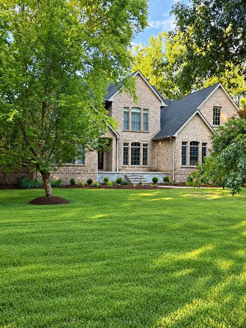 555 E Cambridge Ln, Nicholasville, KY, 40356-8133 | Card Image