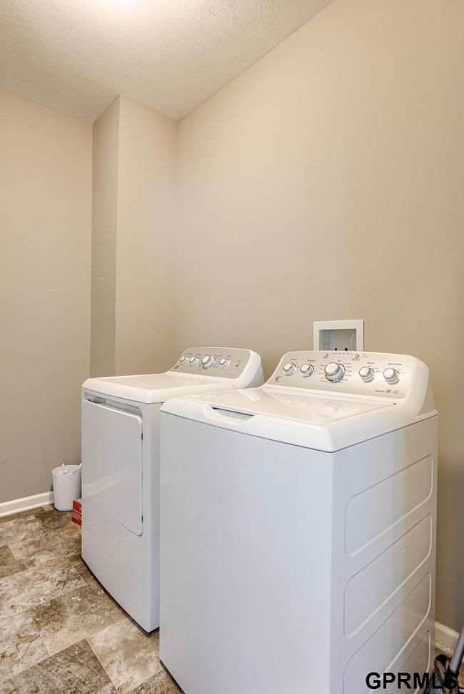 7810 S 184 Th Ave, House other with 4 bedrooms, 3 bathrooms and 3 parking in Omaha NE | Image 19