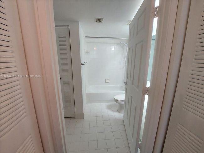 APT-125 - 2640 S University Dr, Condo with 2 bedrooms, 2 bathrooms and null parking in Davie FL | Image 25