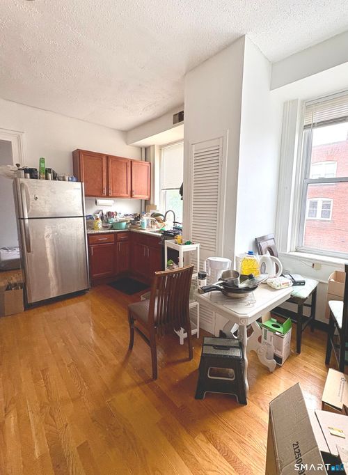 2-e-860 State St, New Haven, CT, 06511-3925 | Card Image