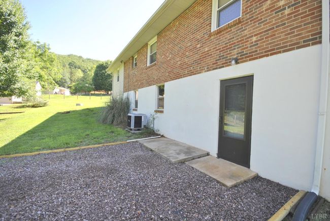 112 Half Moon Ln, House other with 3 bedrooms, 3 bathrooms and null parking in Rustburg VA | Image 41