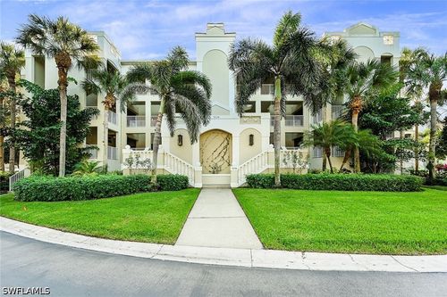 4-202-7638 Pebble Creek Cir, NAPLES, FL, 34108-6534 | Card Image