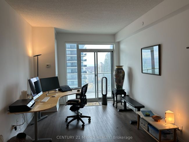 3104 - 56 Annie Craig Dr, Condo with 2 bedrooms, 1 bathrooms and null parking in Etobicoke ON | Image 9