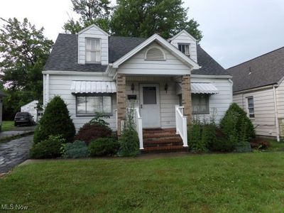 1932 Connecticut Avenue, House other with 3 bedrooms, 1 bathrooms and null parking in Youngstown OH | Image 1