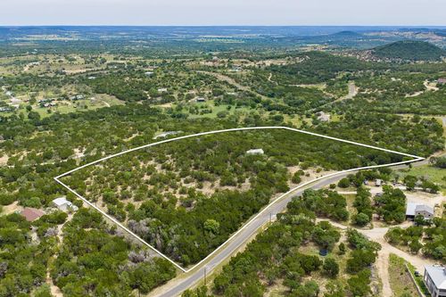 9-10-176 Doss Dr, Center Point, TX, 78010 | Card Image