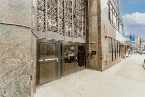 606 W Wisconsin Ave, MILWAUKEE, WI, 53203-1924 | Card Image