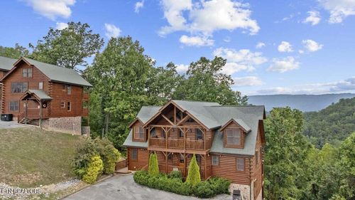 2857 White Oak Ridge Ln, Sevierville, TN, 37862-6164 | Card Image