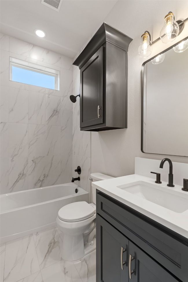 912 Tree Dr, House other with 3 bedrooms, 2 bathrooms and null parking in Granbury TX | Image 31