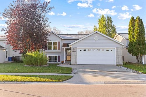 4836 9th Ave S, Fargo, ND, 58103-7215 | Card Image