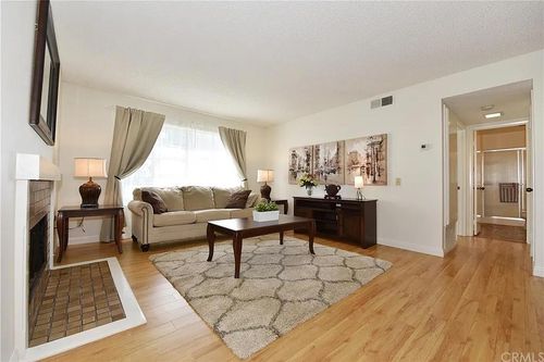93 Oxford, Irvine, CA, 92612-2653 | Card Image