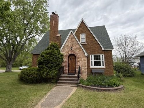 1203 Royalton St, WAUPACA, WI, 54981-1606 | Card Image