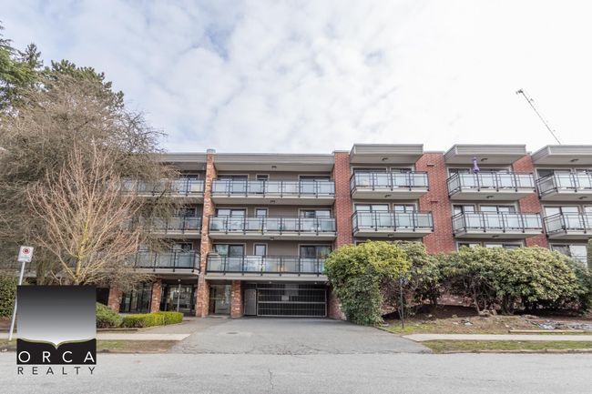 302 - 360 2 Nd St E Street, Condo with 1 bedrooms, 0 bathrooms and 1 parking in North Vancouver BC | Image 1